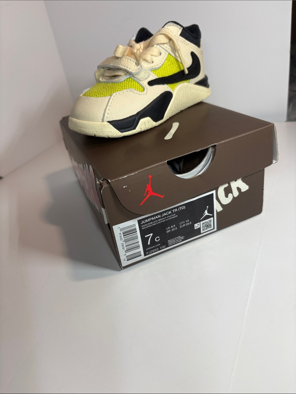 Travis scott Jordan Kids Jumpman Jack TR Sneaker - Cream, Neon Yellow & Black